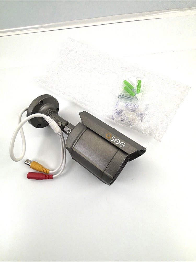 Q-See QM9902B 1000TVL Indoor / Outdoor Bullet Camera Gray, NEW