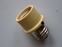 Dusk to Dawn Lamp Sensor, ( light bulb socket sensor) Out doors night light unit