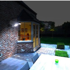 Solar Power Dummy Security Camera Fake LED Wall Light Outdoor Surveillance CCTV