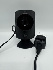 SimpliSafe Indoor Camera Wi-Fi HD Security Camera SSCM1 + Wall Charger + cord !!