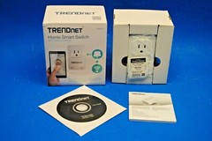 TRENDnet Cat. # THA-101 Home Smart Switch with Wireless Extender New In Box