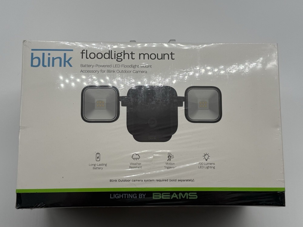 Blink Outdoor Floodlight Mount Wire-Free 700 Lumens
