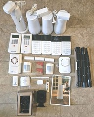 SimpliSafe Security System 25+ pc Lot Base Keypad Motion Sensors Towers Camera
