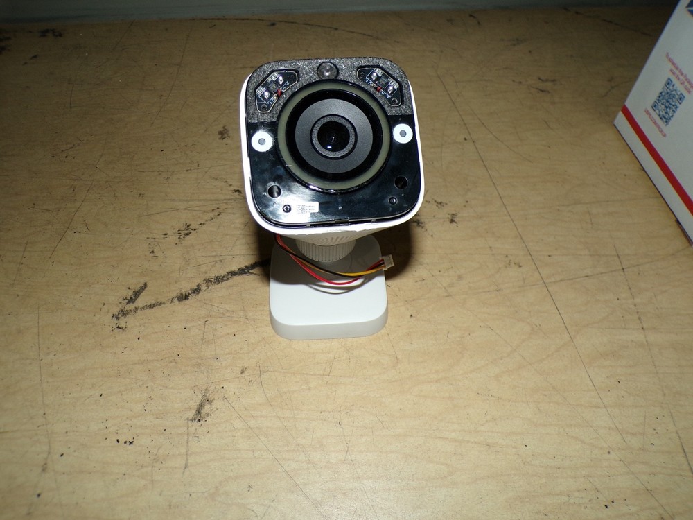X8 VIVINT OUTDOOR CAMERA PRO VIVINT OUTDOOR CAMERA PRO VS-ODC350-WHT