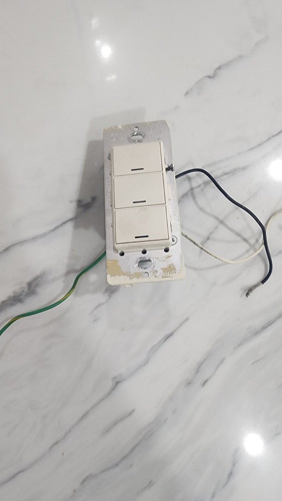 Control 4 3 Button Keypad C4-KP3-Z Dimmer Adaptive Wireless – White