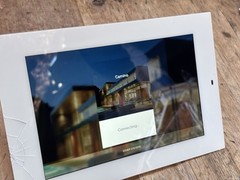 Savant ITP-E8000W-01 8” In-Wall Touch Panel (White)- “Cracked Corner”