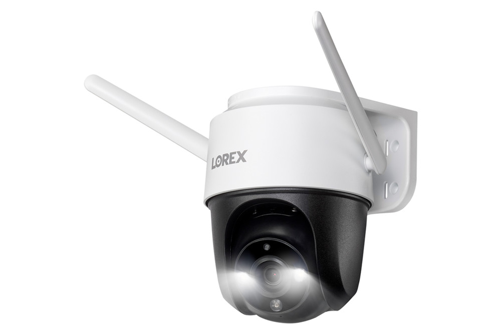 Lorex 2K Pan-Tilt Outdoor Wi-Fi Security Camera (32GB) – Open Box