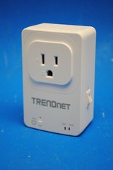 TRENDnet Cat. # THA-101 Home Smart Switch with Wireless Extender New In Box