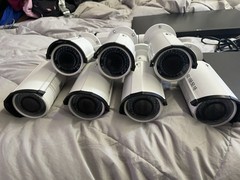 3xLOGIC Complete Surveillance System 4TB w/ 8 NV IP Bullet Cameras + 2k Monitor