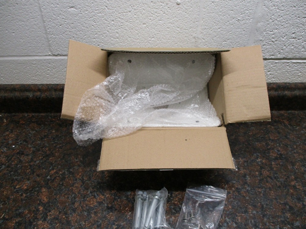 Hikvision Universal Corner Mount Bracket 302700455 NEW FREE SHIPPING