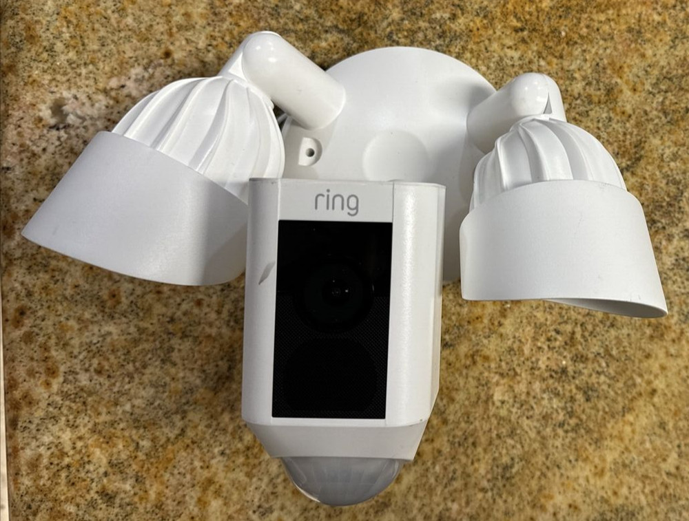 RING Floodlight Cam Wired plus with Motion-Activated 1080P HD Video White (2021)