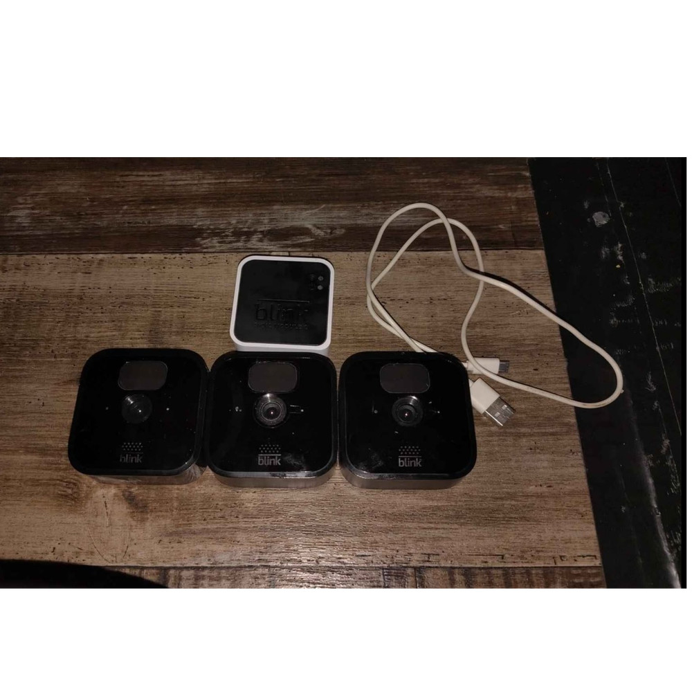 Blink Mini 1080p Wi‑Fi Indoor IP Cameras 3-Pack w/ Infrared Night Vision USB