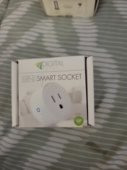 Digital Gadgets Wi-Fi Mini Smart Socket DHSPLG1-R White NEW B58