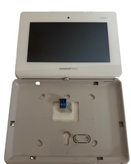 Honeywell Home ProSeries 7″ PROA7PLUS-1 All-in-One Touchscreen Control Panel