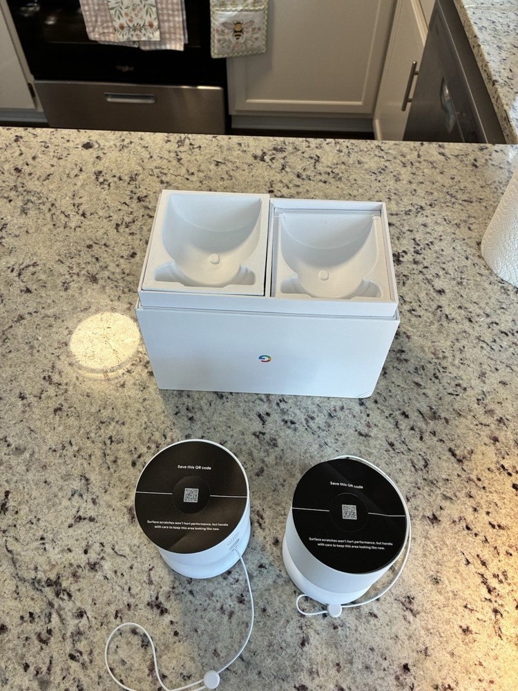 Google Nest Cam Outdoor or Indoor, Battery – 2nd Generation – 2 Count