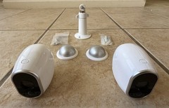 2 Netgear Arlo VMC3030 Indoor/Outdoor Security Cameras w/2 Magnet Mount & Wall