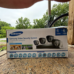 Samsung SDS-P3042 4-Channel DVR 4-Camera 500GB Wired Night Vision System
