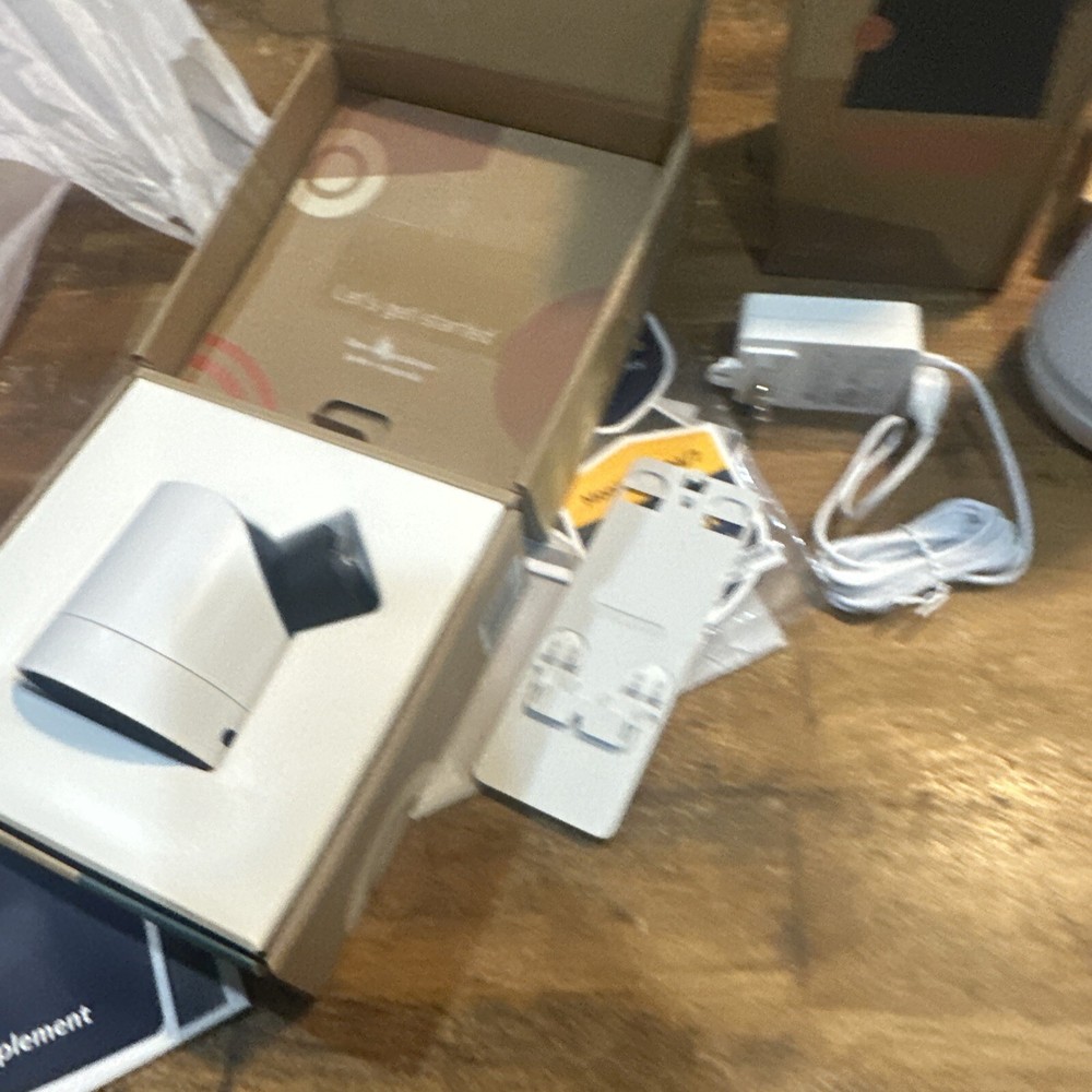 SimpliSafe Wireless Outdoor 1080P Camera White CMOB1. NO BATTERY System Lot!