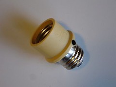 Dusk to Dawn Lamp Sensor, ( light bulb socket sensor) Out doors night light unit